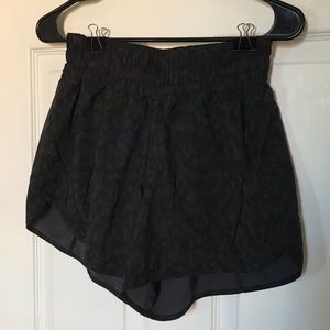 lululemon Black Camo Track That Mid-Rise Lined 5” Short